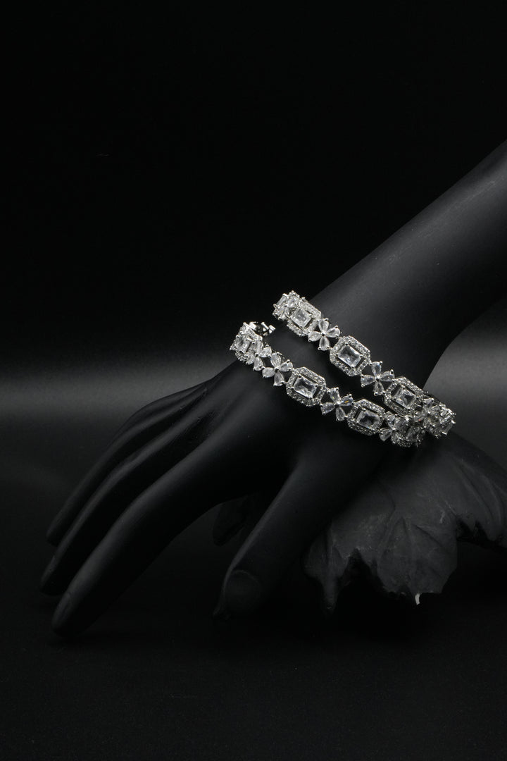 Elegant Diamond-Cut Silver Bangles - Victorian Jaipur