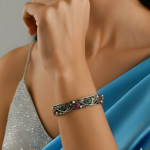 Silver-Plated Minimalist Adjustable Bangle - Elegant and Versatile Jewelry Piece